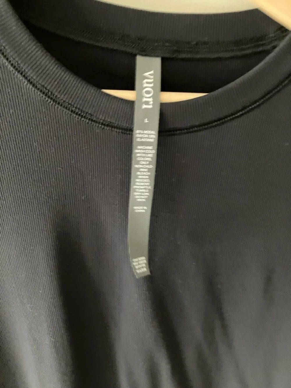 New with Tags: Vuori Short Sleeve Tee in Black - Picture 5 of 6